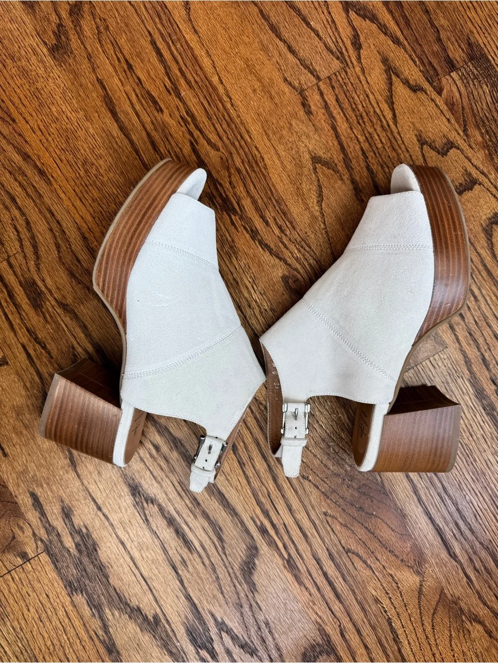 Aquatalia White Suede Platform Heel Sandals Women’s 9